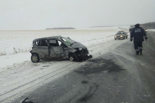 ДТП зимой: уровень, причины на шоссе, летние шины, лед, аварии и грузовики