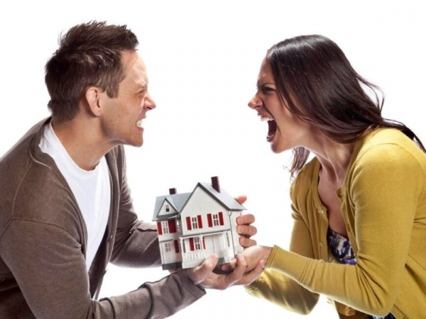 Делится ли подаренная квартира в случае развода и как?