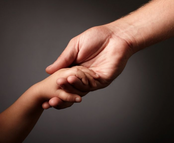 Отказ от отцовства: добровольный, в пользу усыновителя, по обоюдному согласию.