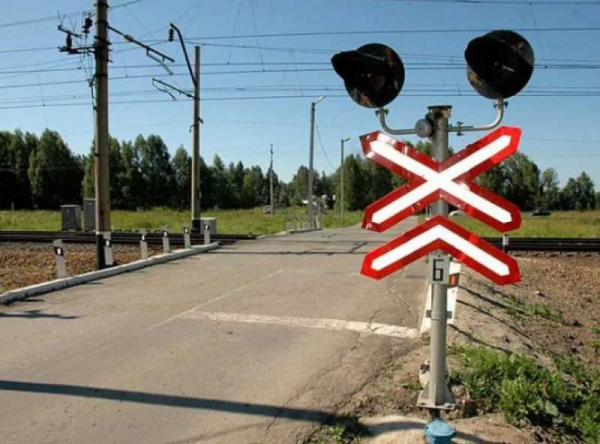 Дорожный знак «перекресток»: правила дорожного движения на железнодорожном переезде