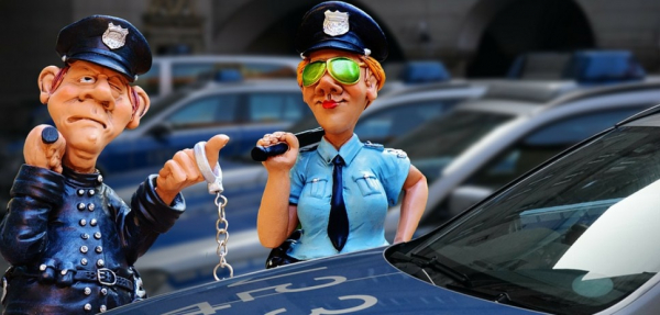Дорожная полиция: выход из машины является незаконным обязательством согласно новым правилам