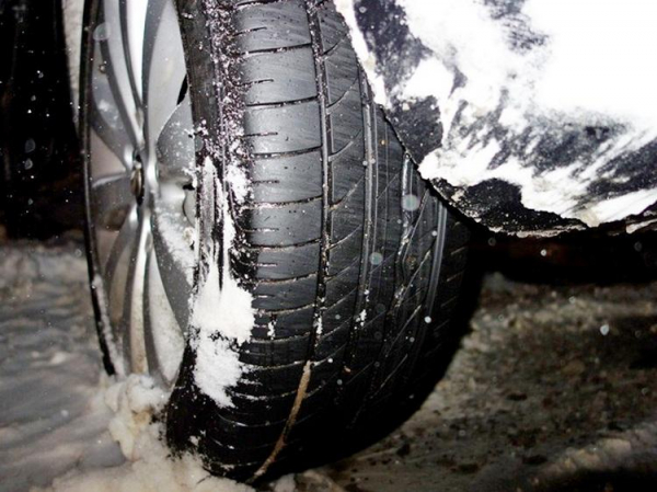 Штраф за резину (зима, лето): какой штраф ГИБДД за езду на неправильной шине, за ее отсутствие