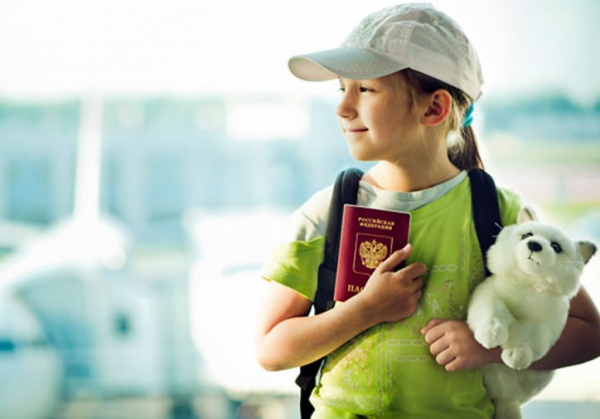 для выезда ребенка за границу без сопровождения требуется согласие родителей