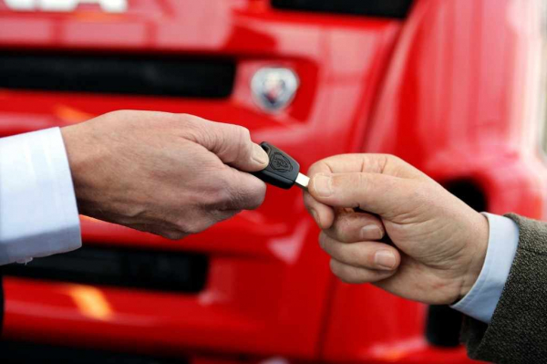 Автолизинг для юридических лиц: как проходит покупка б / у авто, договор, условия, преимущества, недостатки, документы, как это работает для грузовых автомобилей