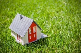 Как оформить договор дарения на дом с земельным участком?