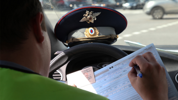 Передача управления бесправному лицу: какой штраф за вождение автомобиля, передача транспортного средства (транспортного средства)